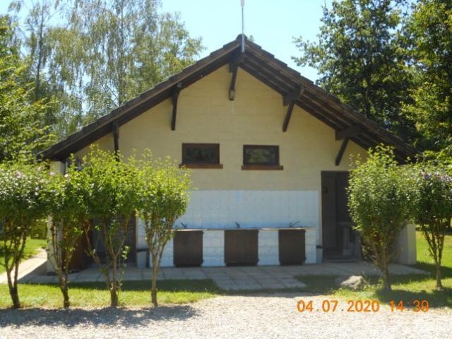 Camping Les Arbois Hotel Montjay  Exterior foto