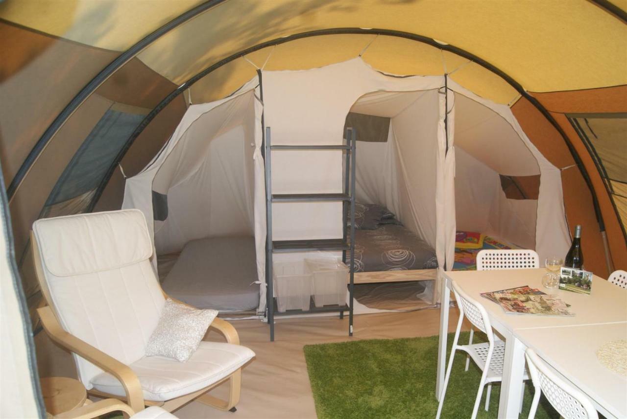 Camping Les Arbois Hotel Montjay  Exterior foto