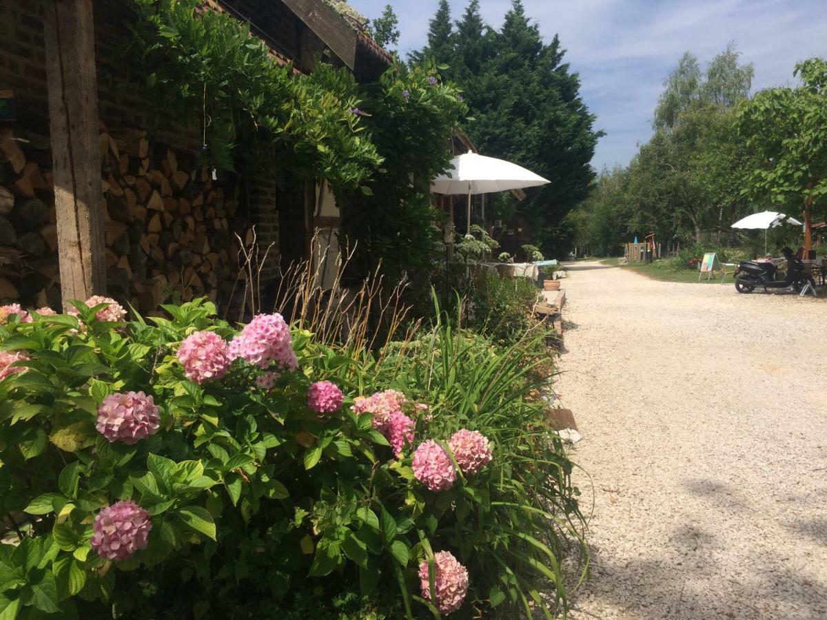 Camping Les Arbois Hotel Montjay  Exterior foto